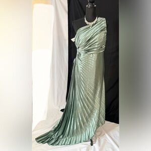 Elegant Pleated Green Evening Gown